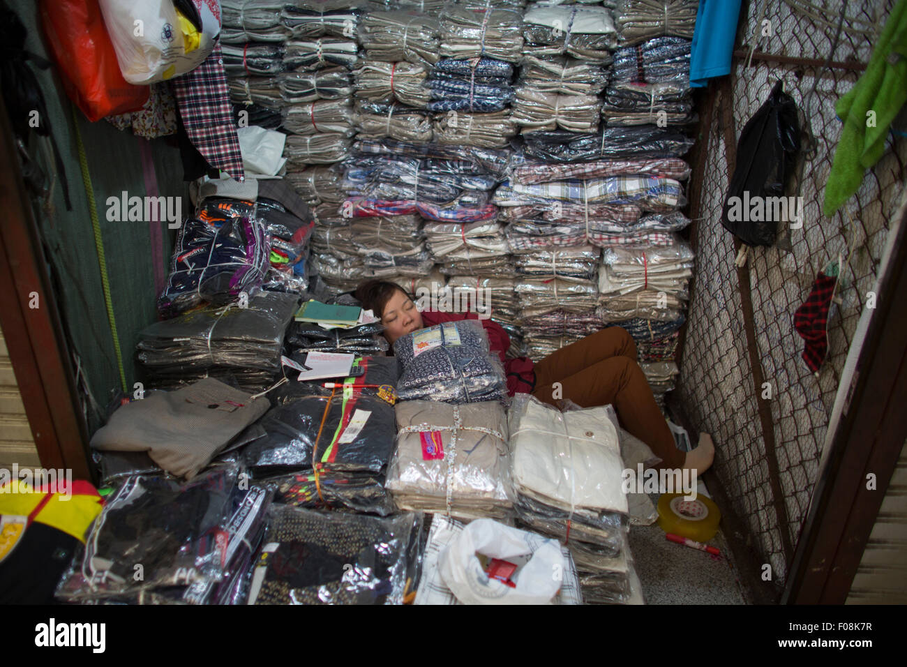 Stockeur ayant une sieste à Hanoi Banque D'Images