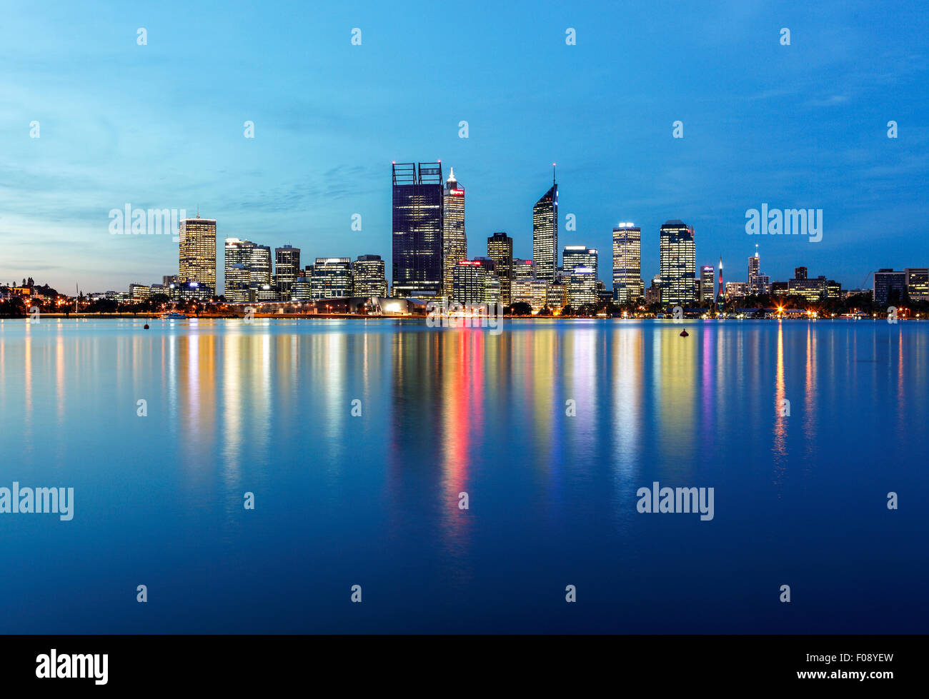 Perth, - la Ville des Lumières. Banque D'Images