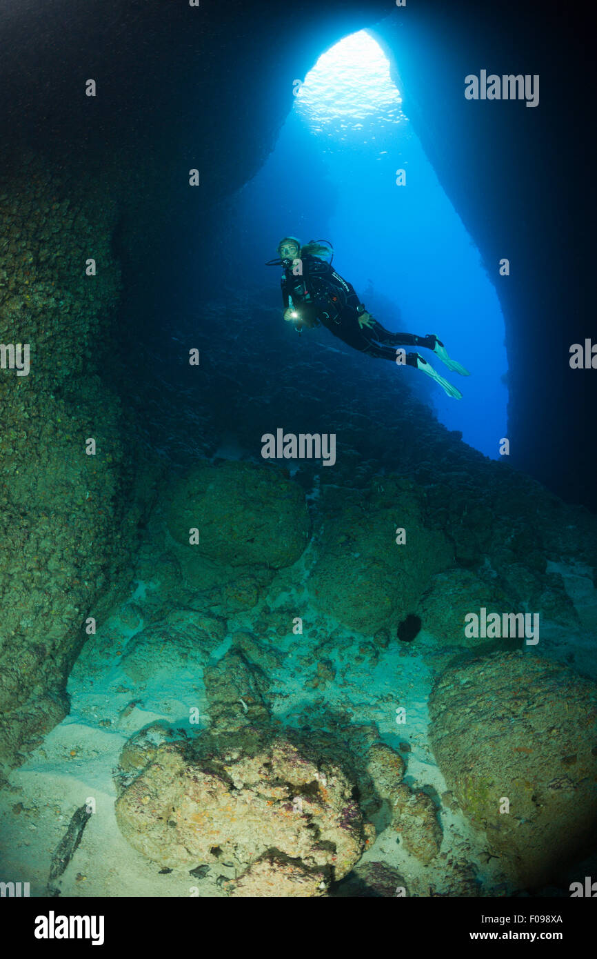 La plongée dans les grottes de chauves-souris, les Îles Salomon, Îles Russell Banque D'Images