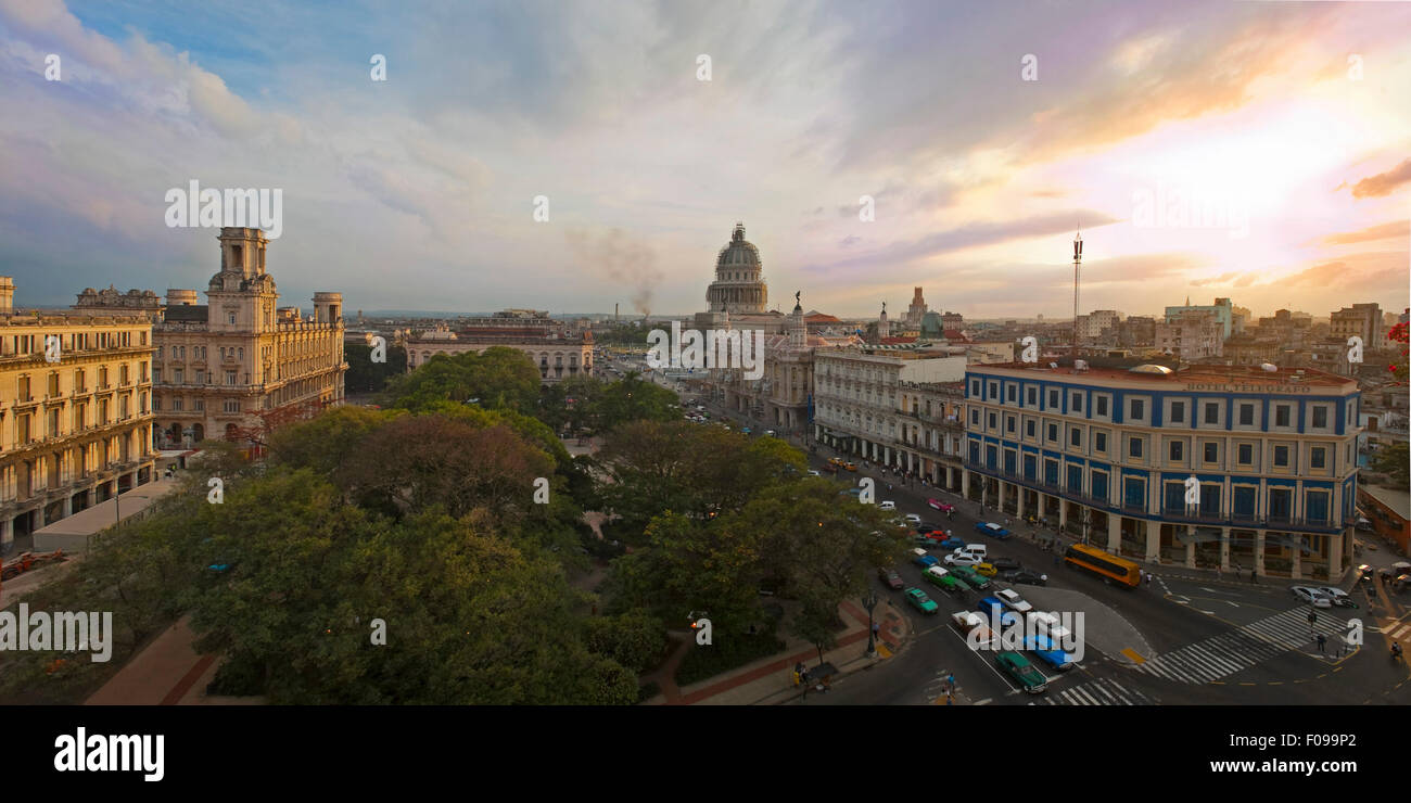 L'horizontale (2 photo) vue panoramique de l'antenne à La Havane, Cuba. Banque D'Images
