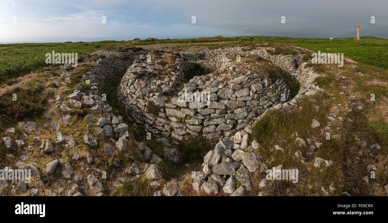 Ballowall Barrow à l'âge du Bronze chambre funéraire, Carn Glooze, Cornwall, UK Banque D'Images