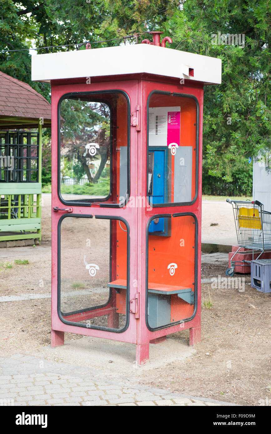 Ancienne cabine téléphonique. retro Banque D'Images