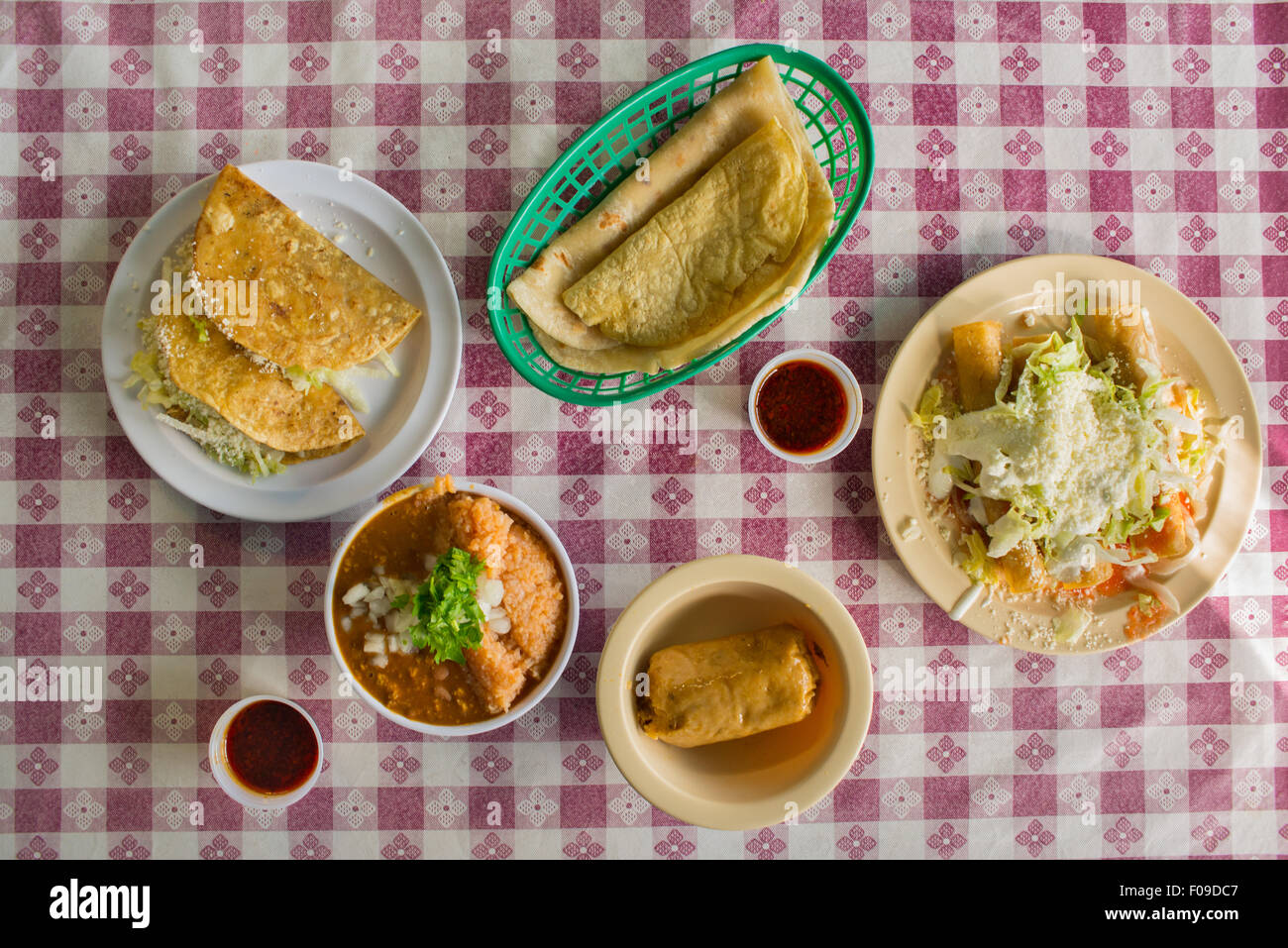 Vue aérienne d'un groupe de taqueria mexicaine favoris. Banque D'Images