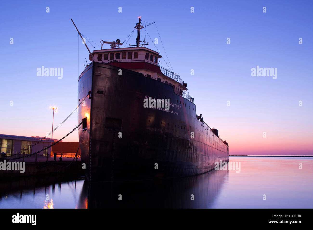 STEAMSHIP WILLIAM G. MATHER MUSÉE CARGO LAKE WATERFRONT QUAY DOWNTOWN CLEVELAND OHIO USA Banque D'Images