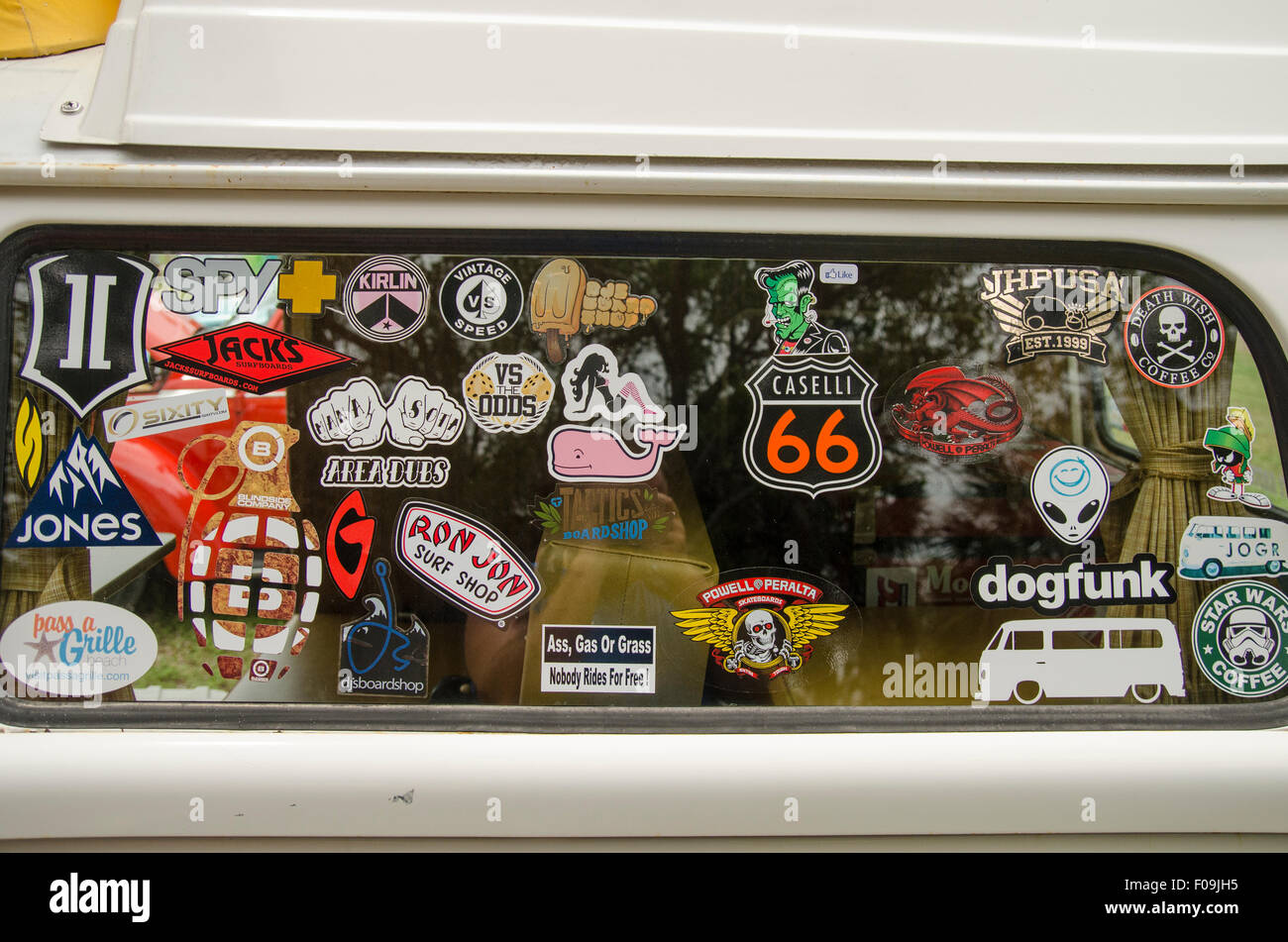 Sticker fenêtre couverte de Volkswagen à VW sur le Skyway car show. Banque D'Images