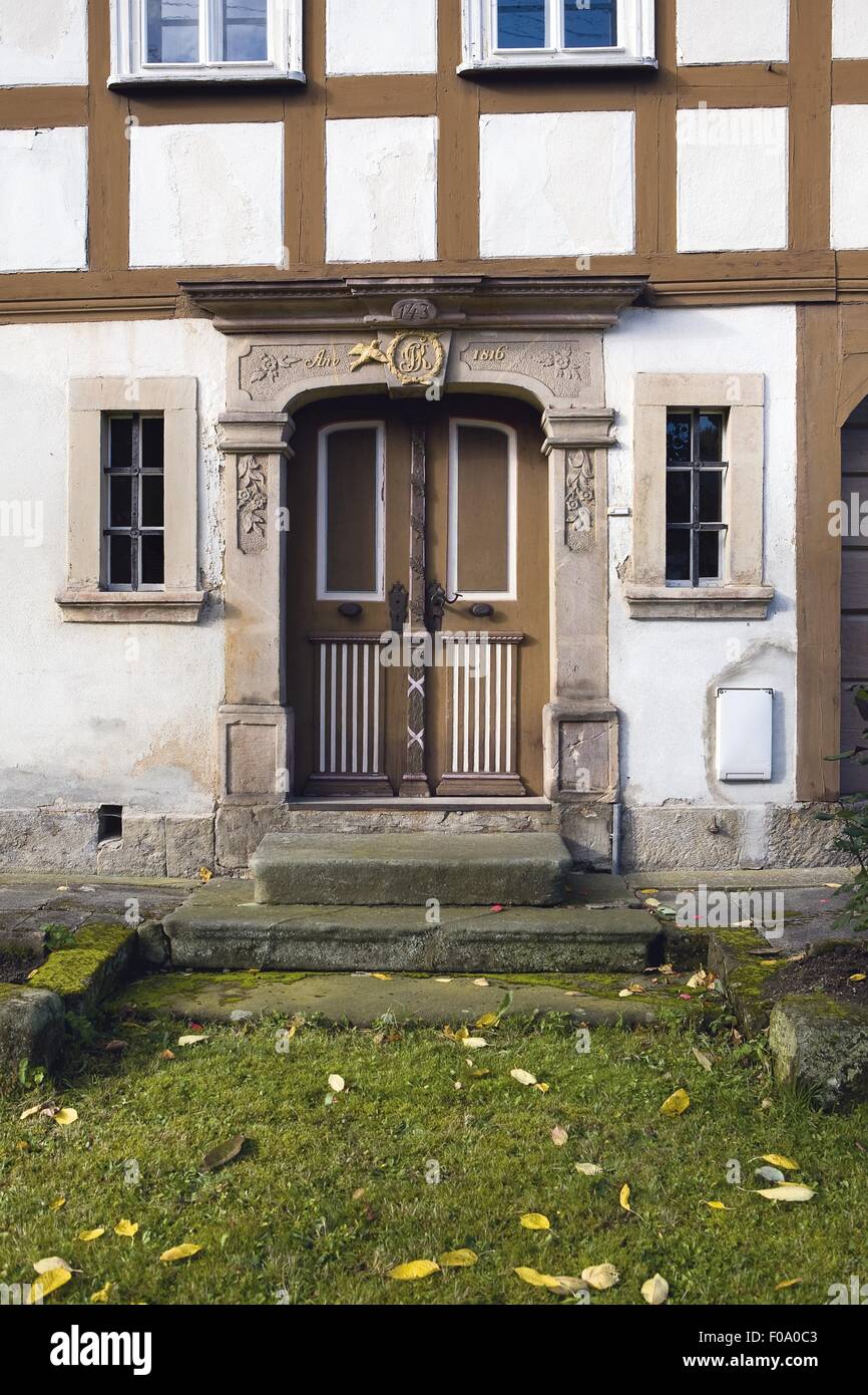 Porte d'entrée de maison en bois, de Haute Lusace, en Saxe, Allemagne Banque D'Images