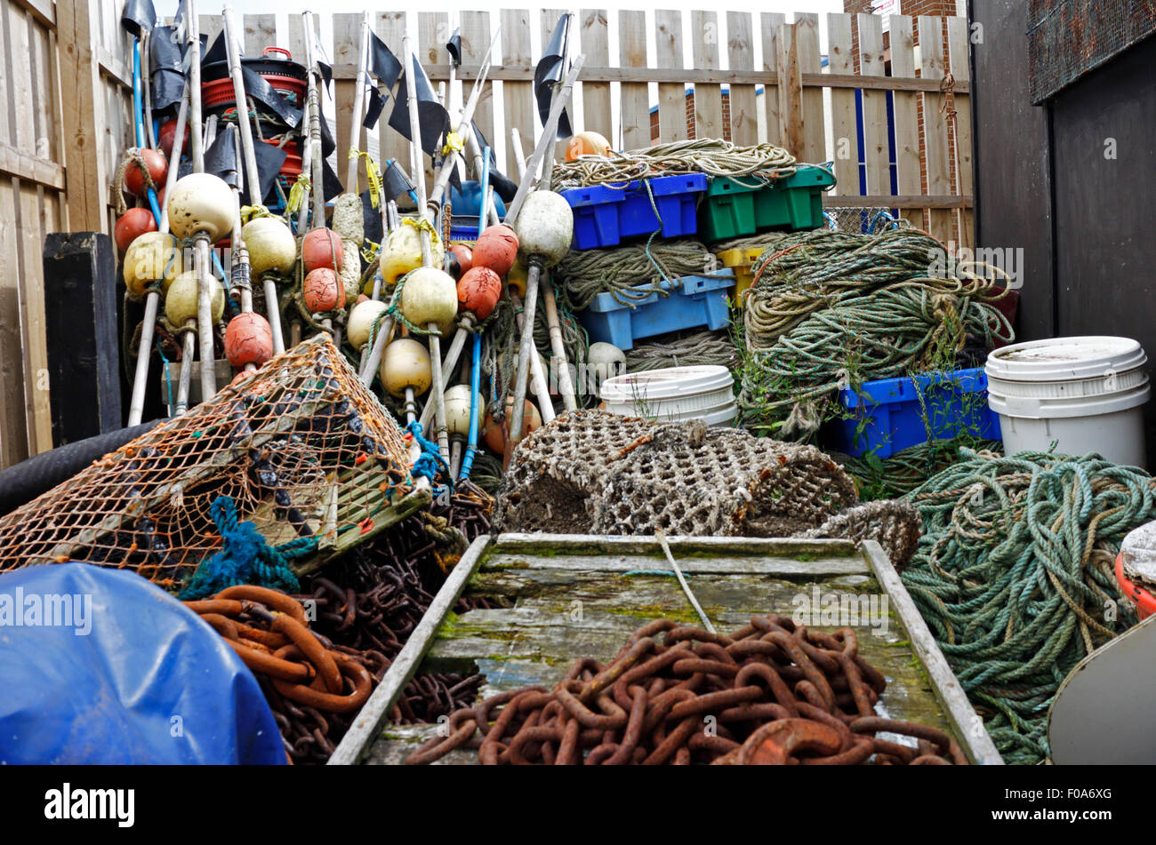Un magasin de matériel de pêche côtière par l'administration portuaire de Stonehaven, Aberdeenshire, Ecosse, Royaume-Uni. Banque D'Images