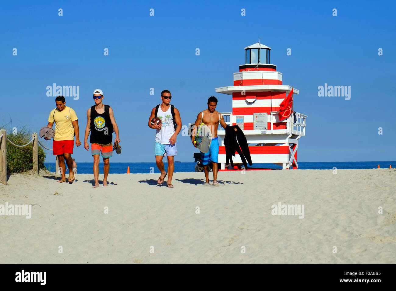 Quatre gars,SOUTH BEACH Florida, USA Banque D'Images