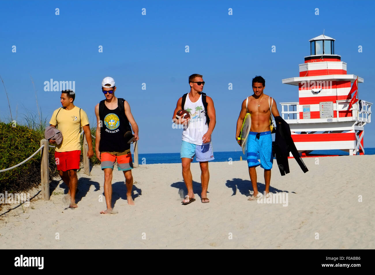 Quatre gars,SOUTH BEACH Florida, USA Banque D'Images