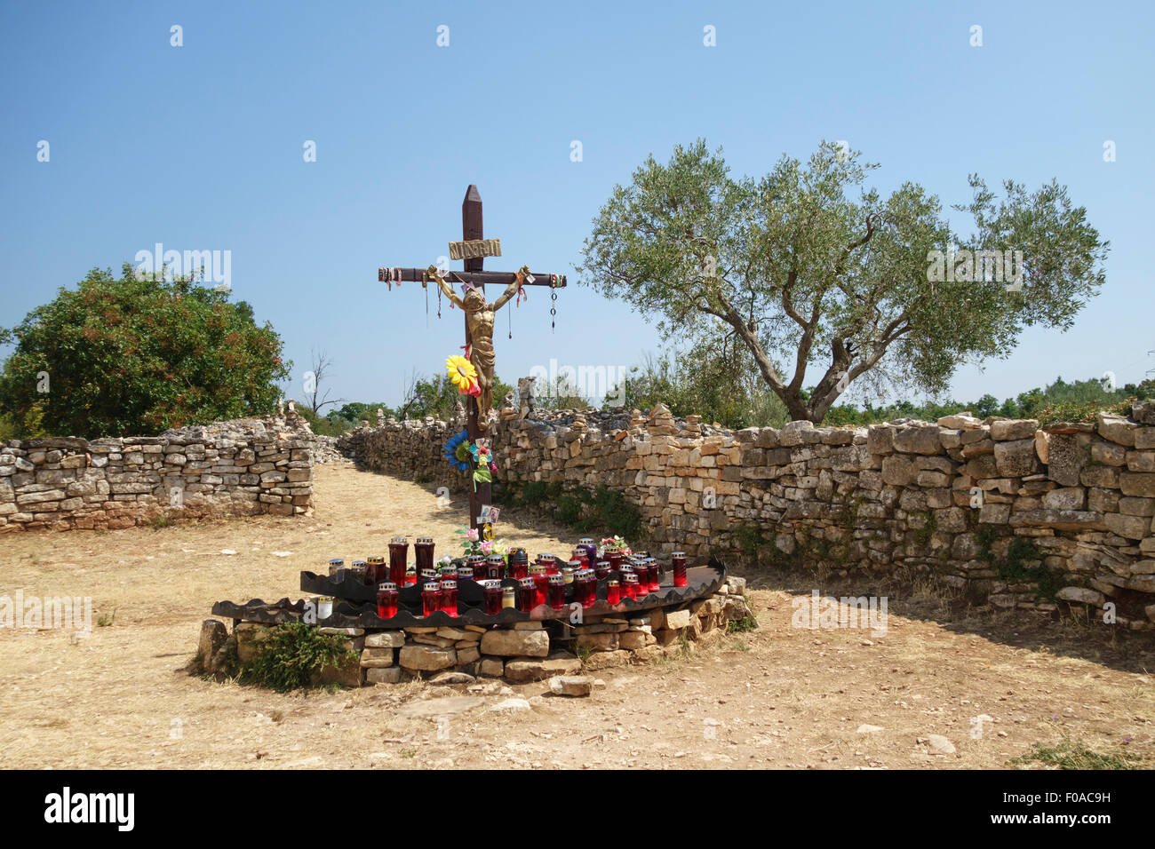 Mednjan, Istrie, Croatie. 8c l'église romane Saint Fosca, lieu de pèlerinage, célèbre pour ses pouvoirs de guérison et de l'énergie Banque D'Images