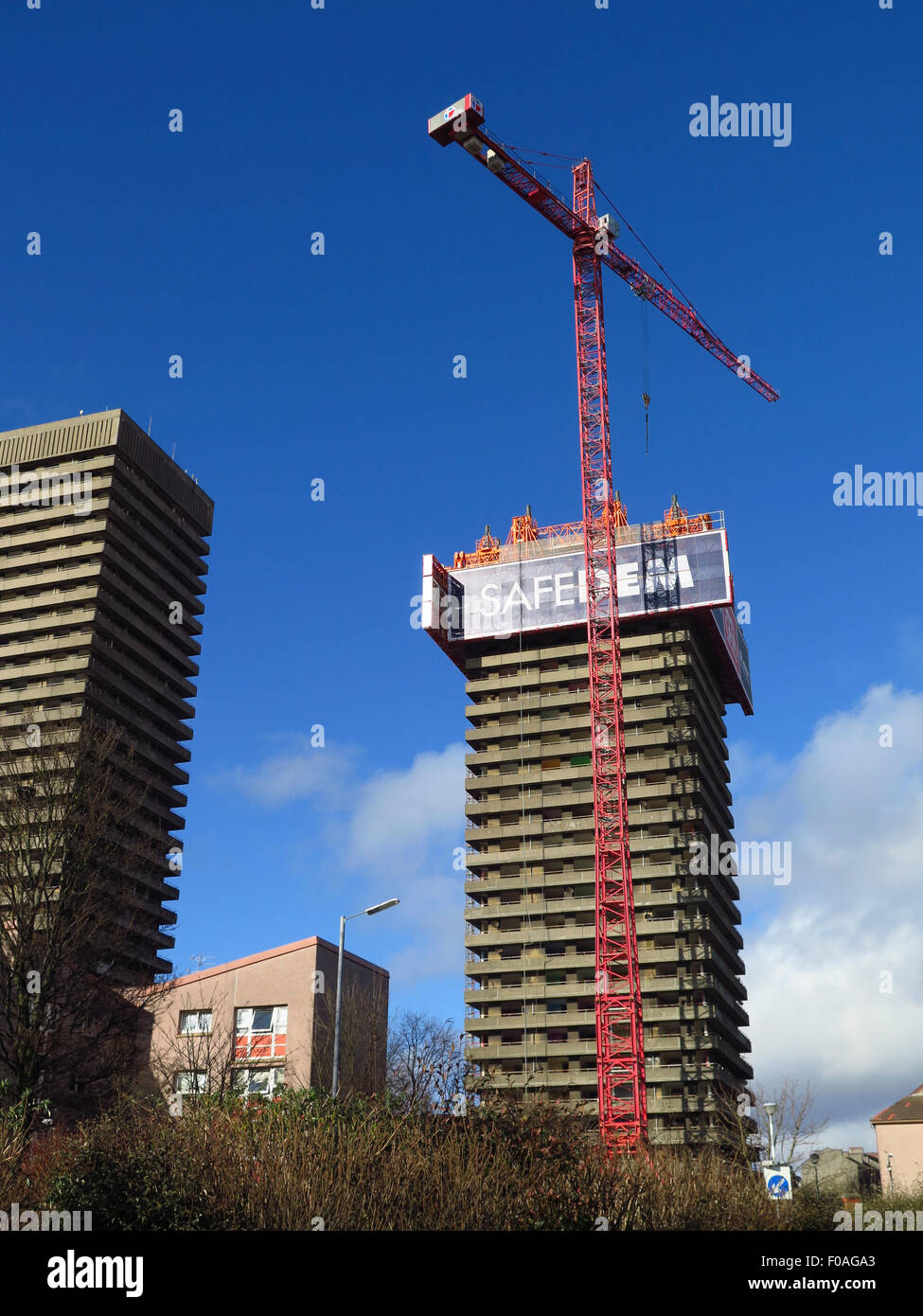 Haut en bas Démolition de Glasgow tower blocks Banque D'Images