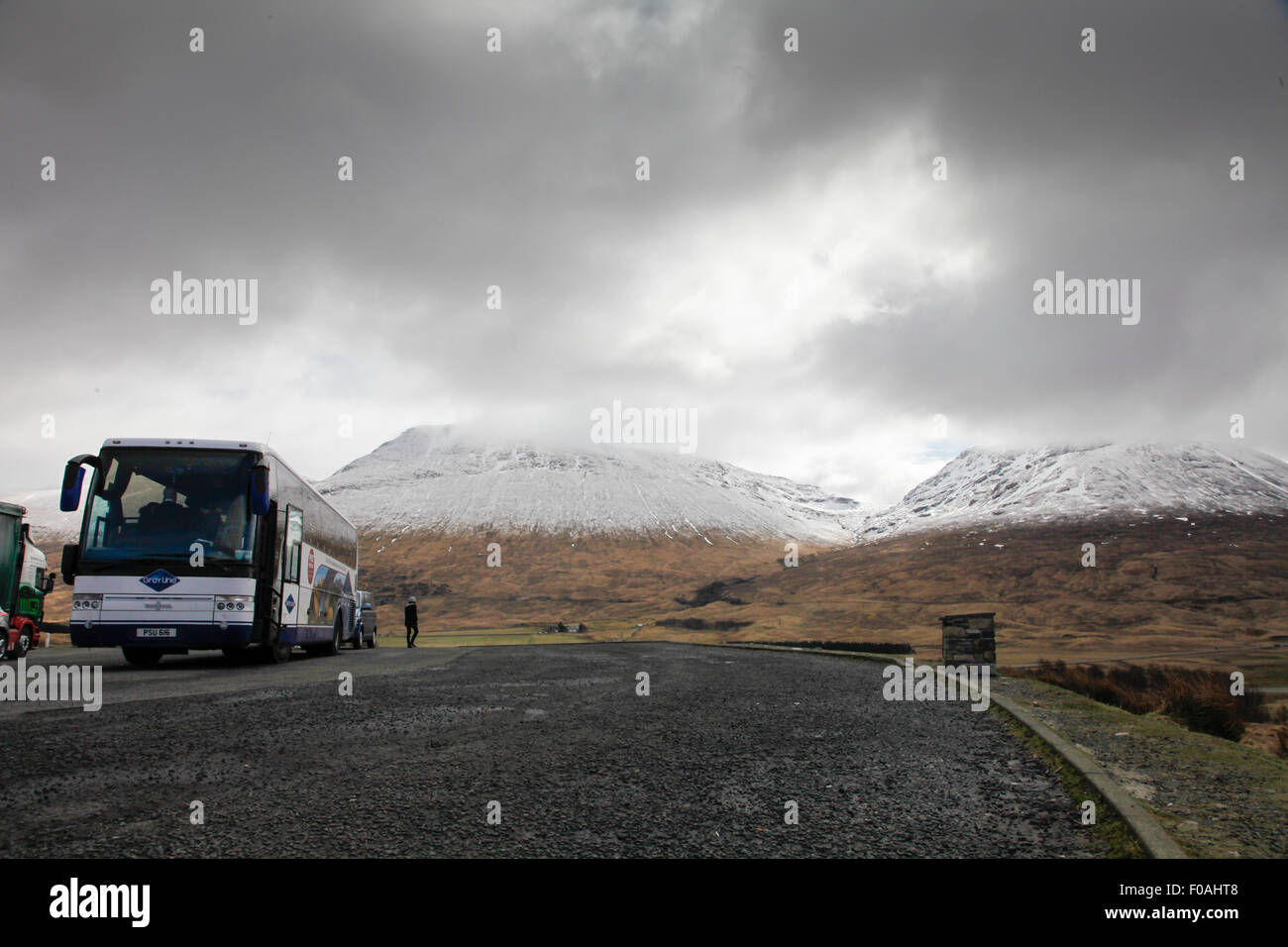 Point de vue de touristes A82 l'Ecosse à prendre des photos Banque D'Images