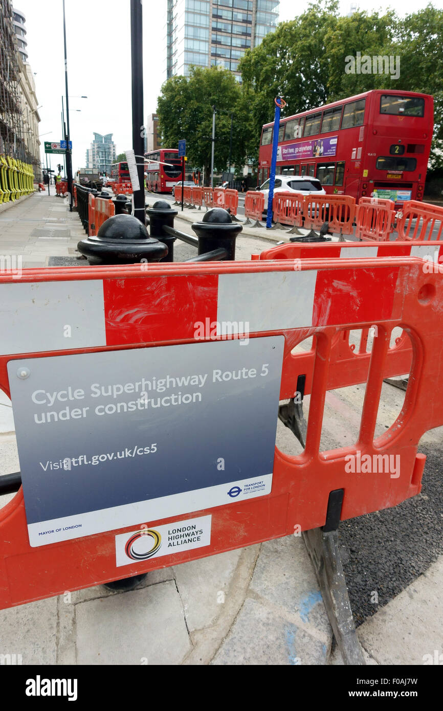 Autoroute vélo Route 5 en construction, Pimlico, Londres Banque D'Images