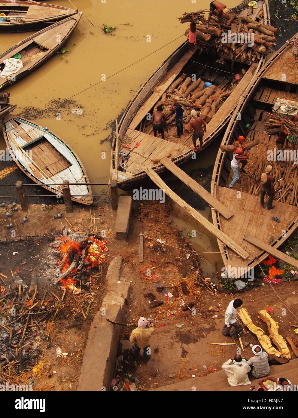 Burning Ghats, le Gange, Varanasi, Inde Banque D'Images Burning Ghats, le Gange, Varanasi, Inde Banque D'Images