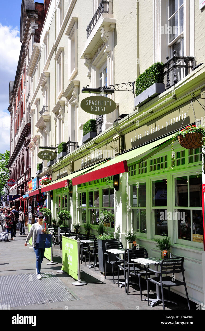 Scène de rue, Cranbourn Street, Covent Garden, City of Westminster, London, England, United Kingdom Banque D'Images