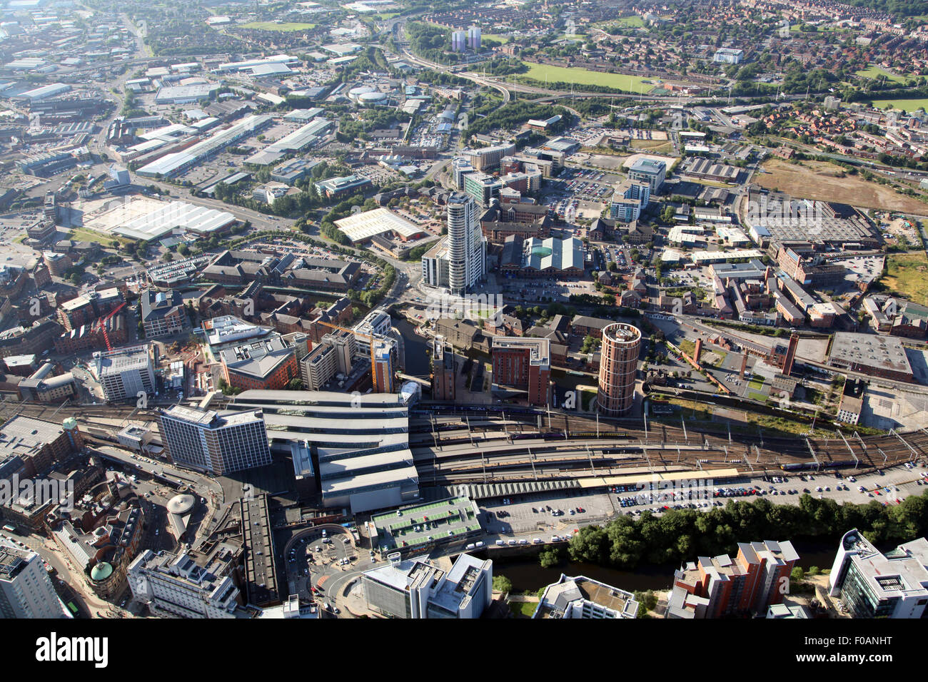 Vue aérienne de la ville de Leeds à la station sud en direction de la M1 et M621 autoroutes, UK Banque D'Images