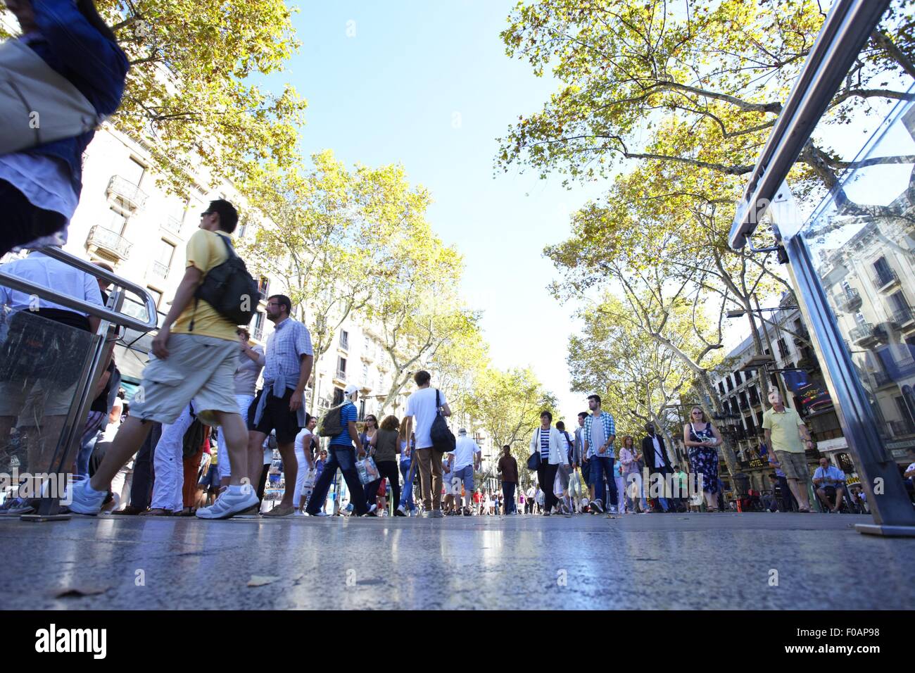 Les gens du shopping à La Rambla de las Ramblas, dans Barcelone, Espagne Banque D'Images