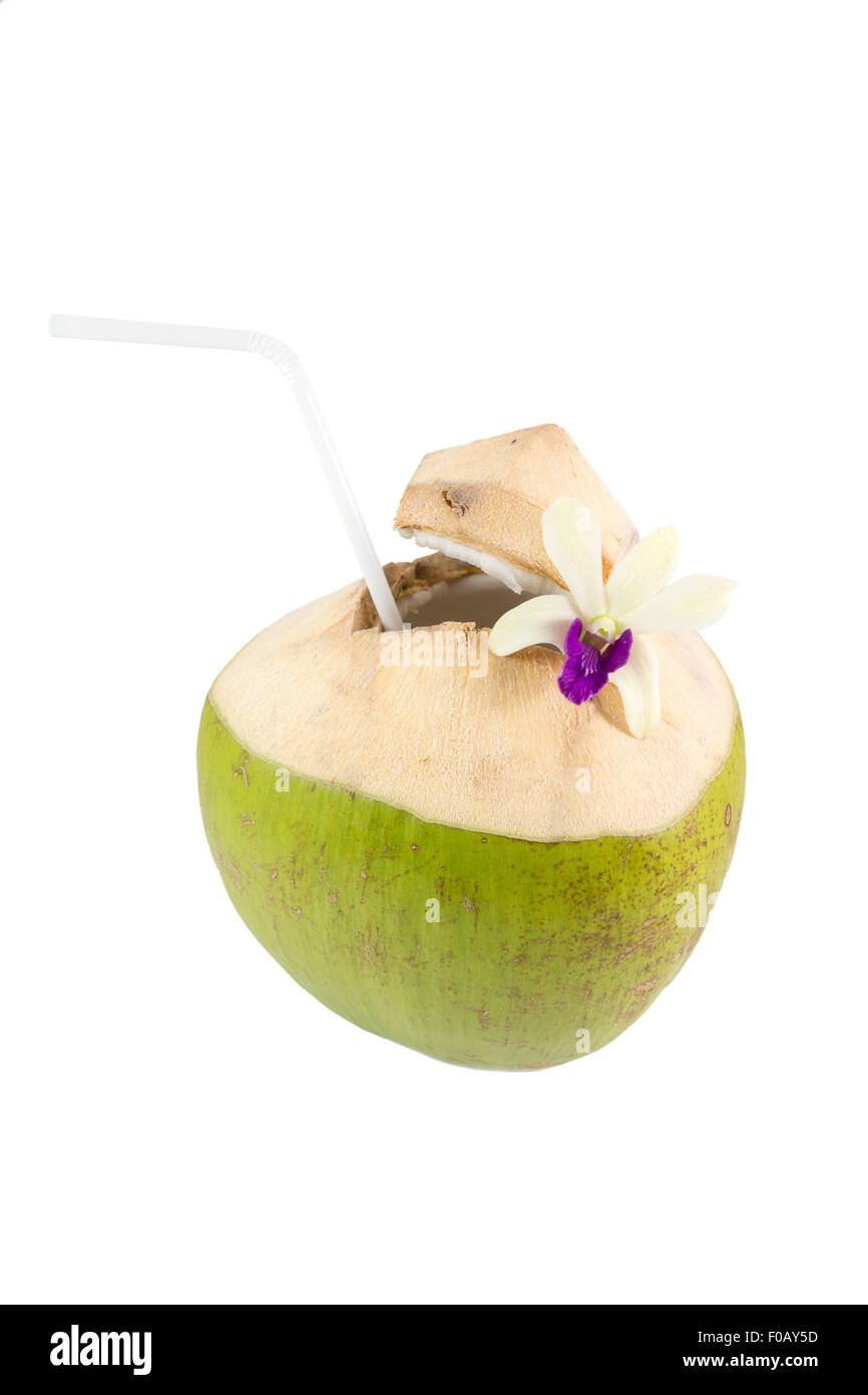 Verre de noix de coco avec une paille sur fond blanc Photo Stock - Alamy