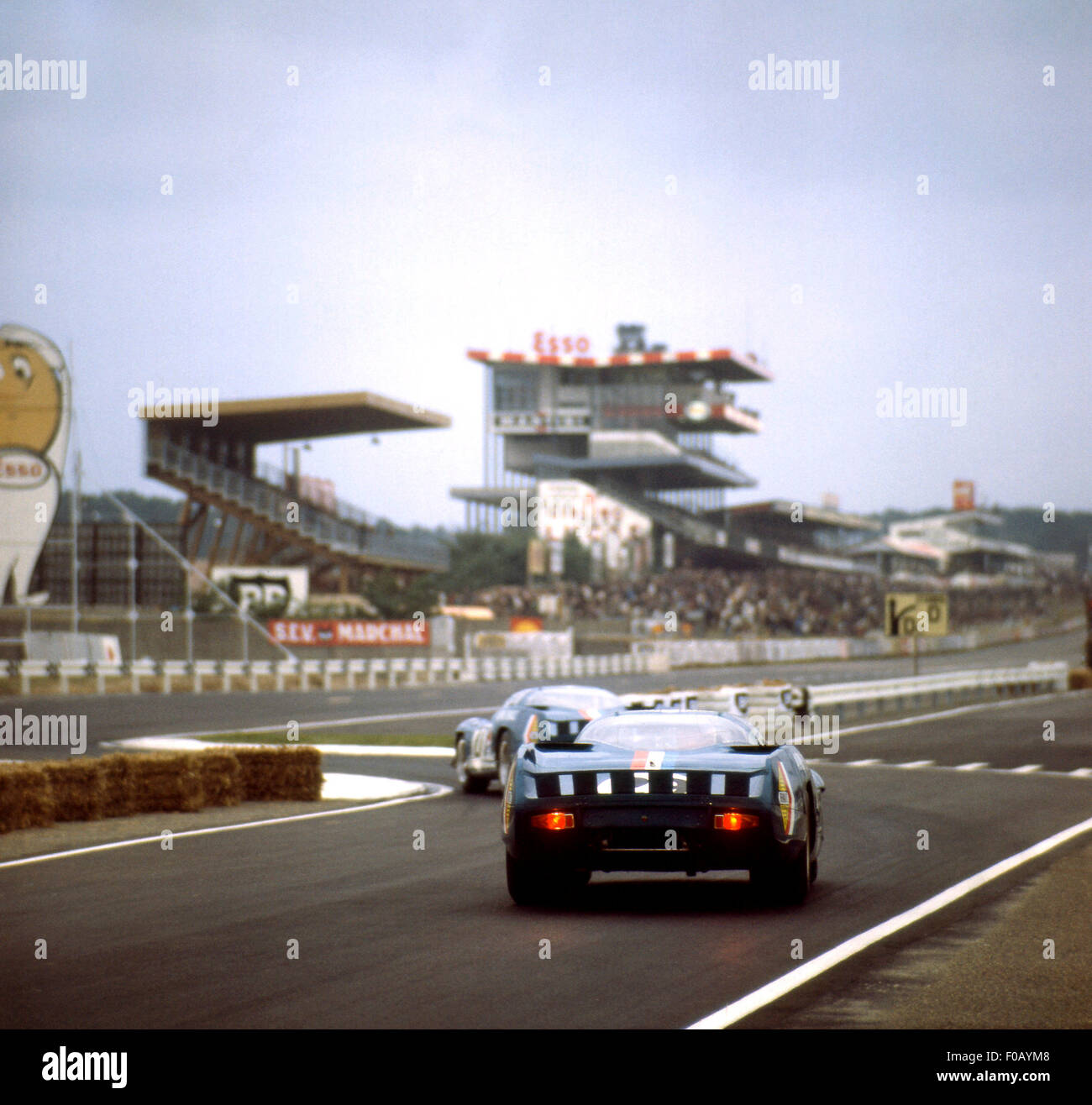 LE MANS ALPINE-RENAULT QUEUE PEIGNE CHICANE FORD Banque D'Images