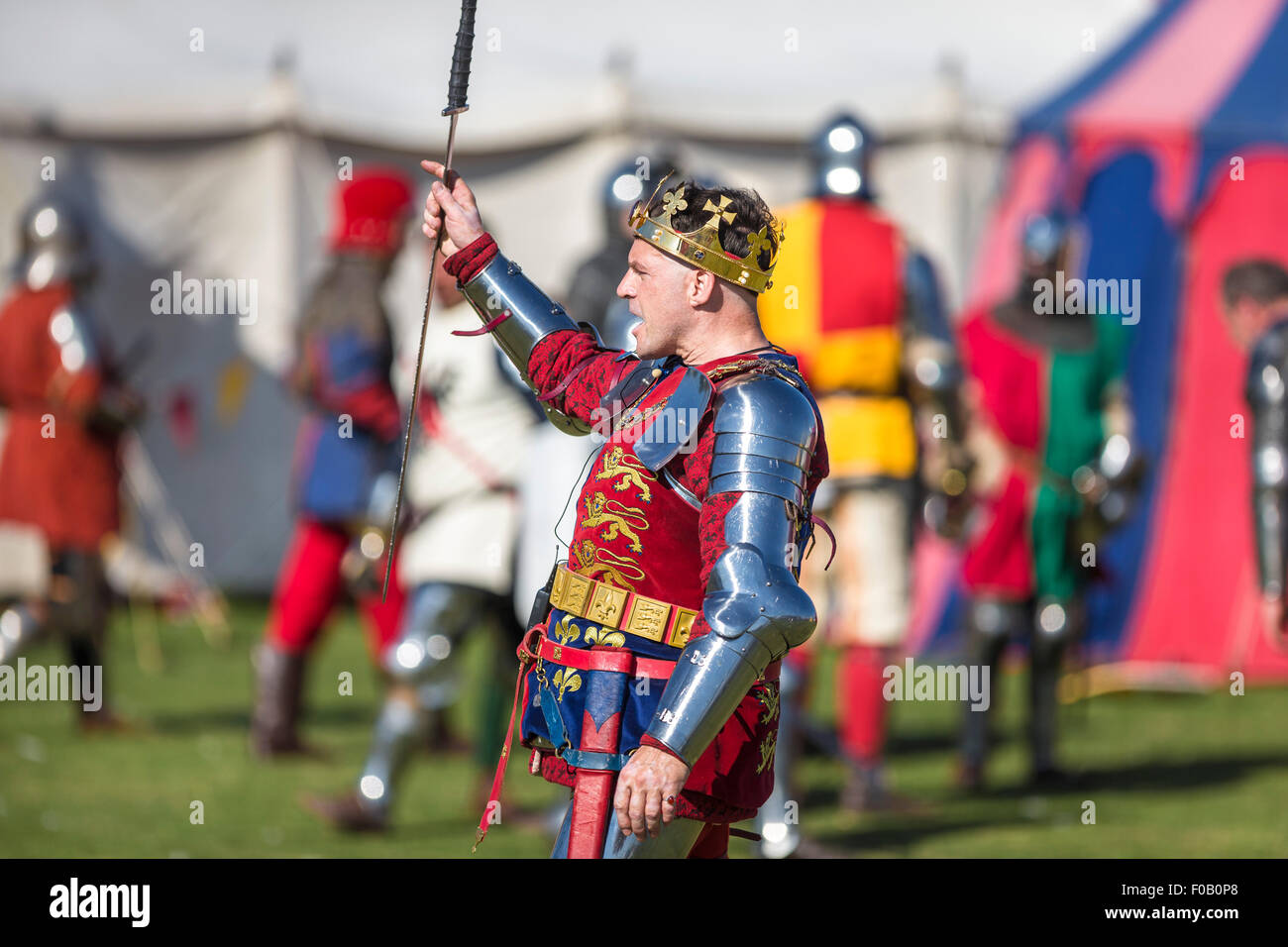 Le Roi Henri V rouses ses hommes à Portchester Castle dans le Hampshire que ses troupes se préparer à naviguer en France faire la bataille d'Azincourt. Banque D'Images