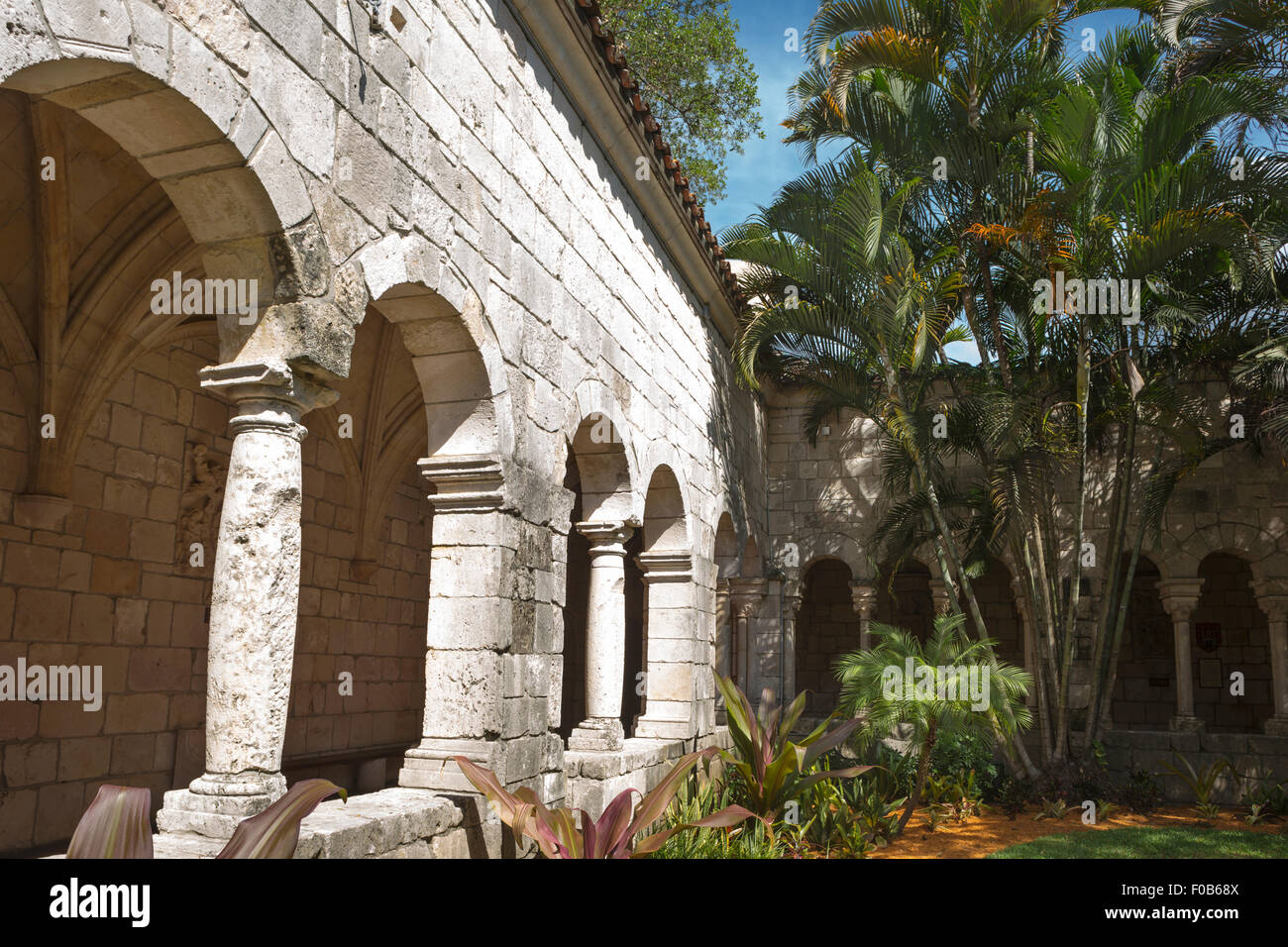 Rue Saint Bernard de Clairvaux MONASTÈRE ESPAGNOL MÉDIÉVAL NORTH MIAMI BEACH FLORIDE USA Banque D'Images