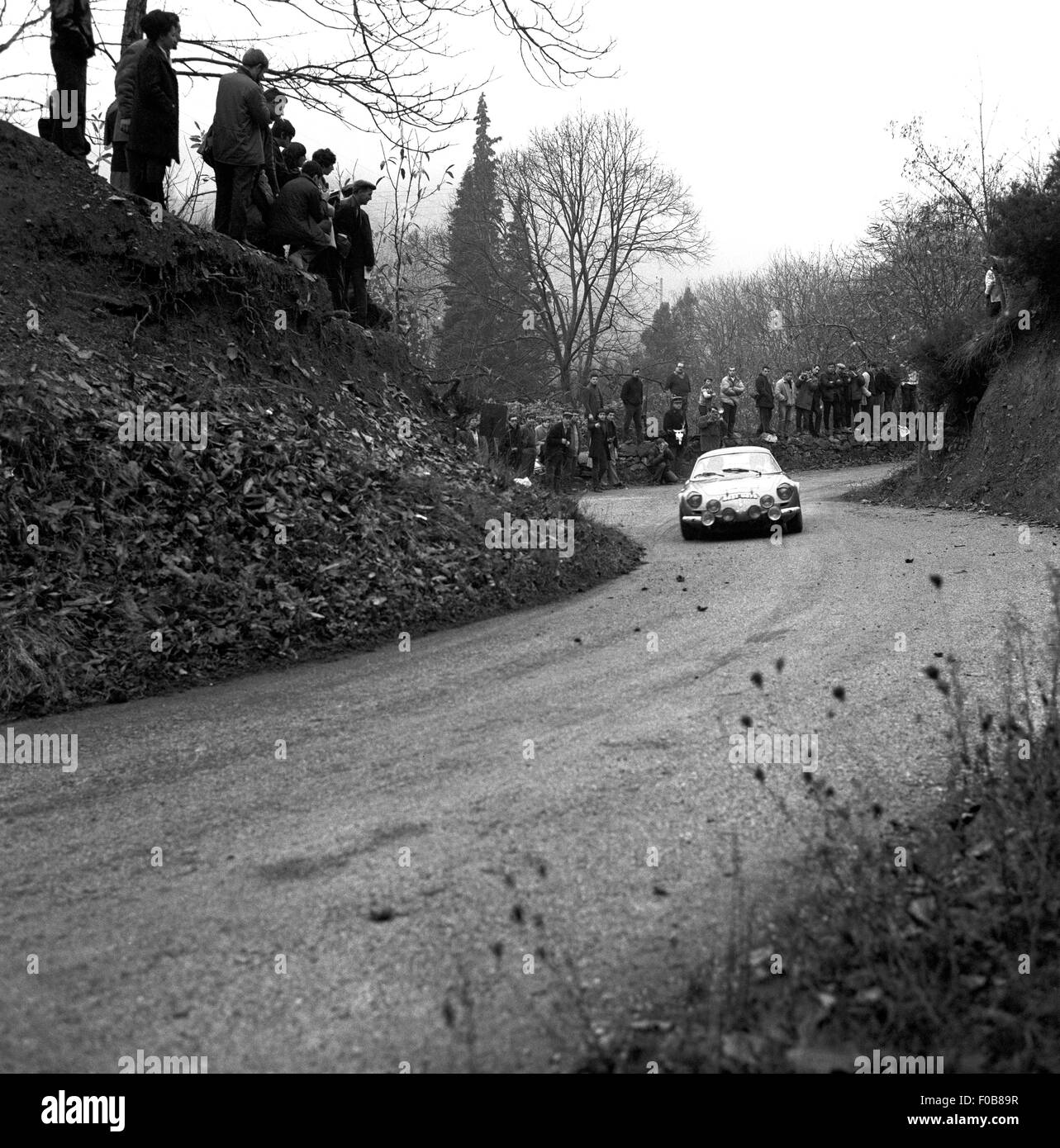 Classic rally car Banque d'images noir et blanc - Alamy
