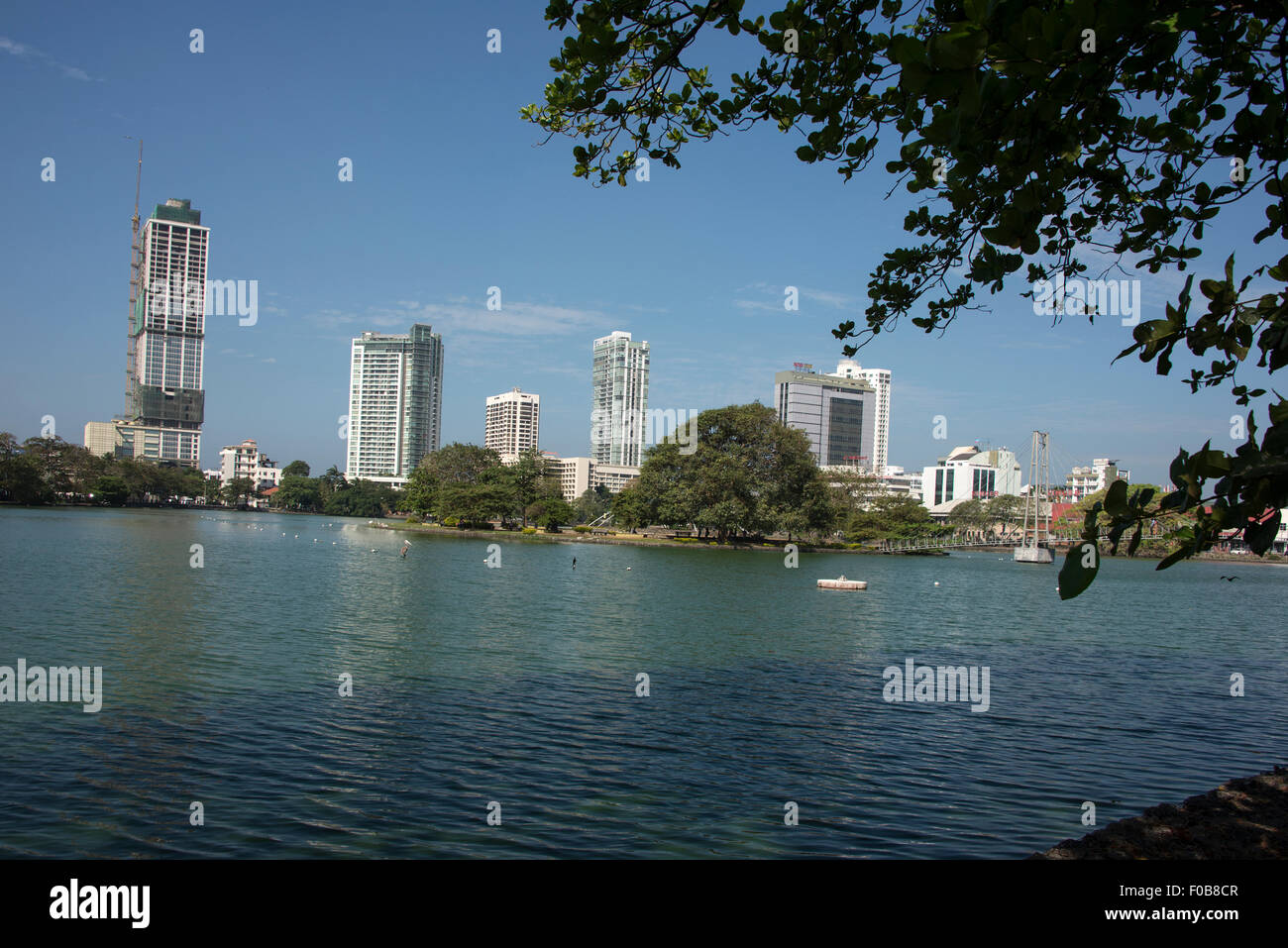 Vue d'ensemble du quartier financier/commercial de Colombo depuis le lac Beira à Colombo, Sri Lanka. Banque D'Images