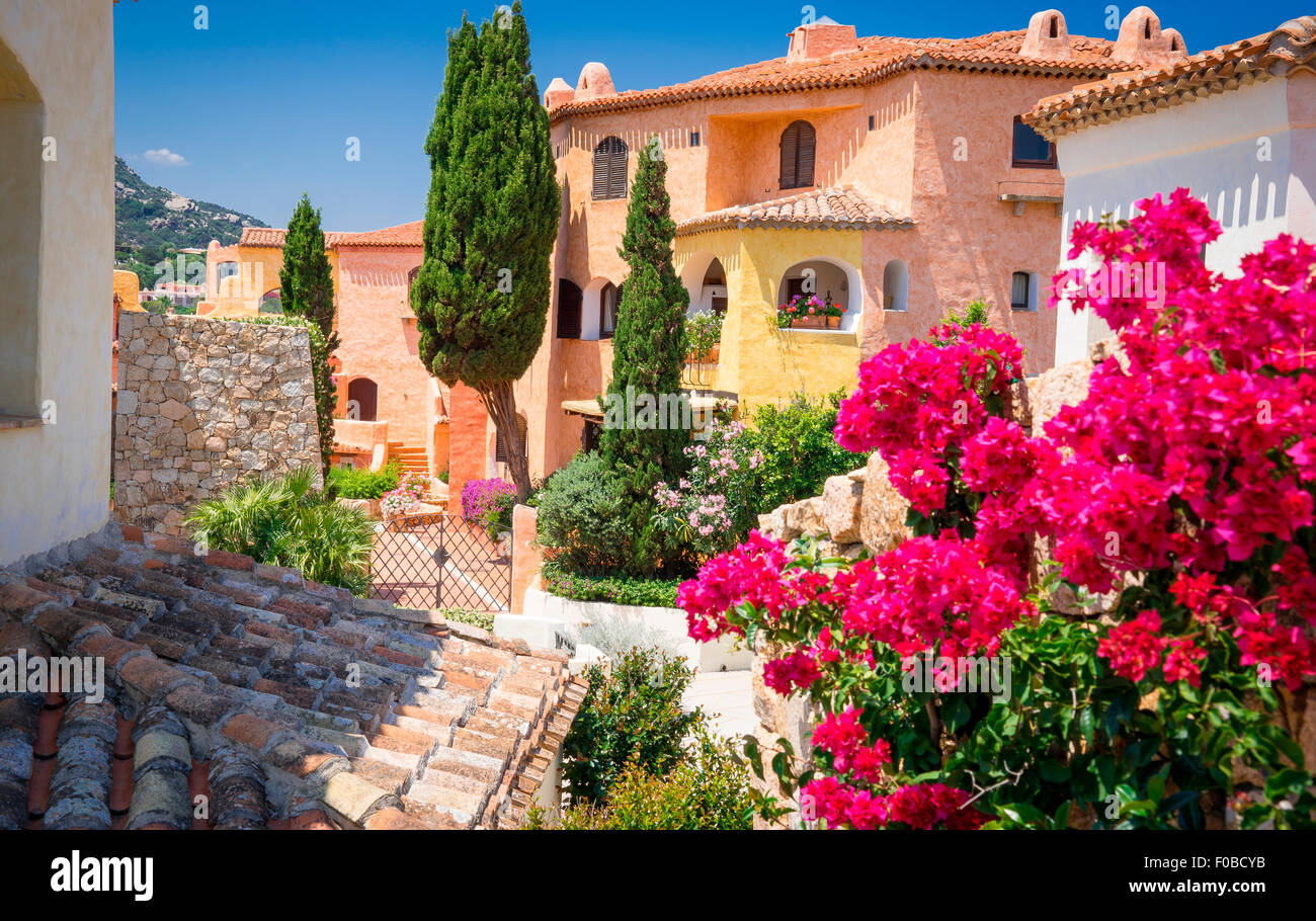 Beau village de Porto Cervo, le principal centre de la Costa Smeralda, Sardaigne Banque D'Images