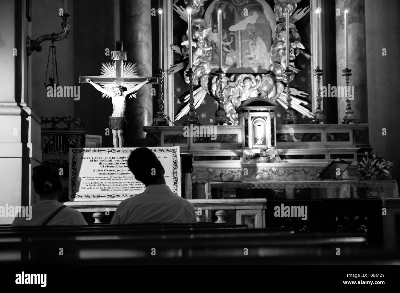 Praytime dans une église chrétienne, Florence Banque D'Images