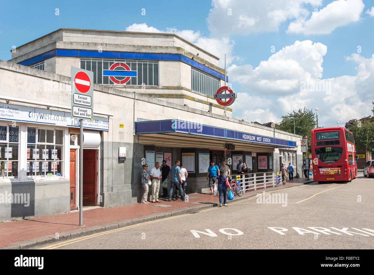 L'Art Déco de la station de métro Hounslow West, Hounslow West, London Borough of London, Greater London, Angleterre, Royaume-Uni Banque D'Images