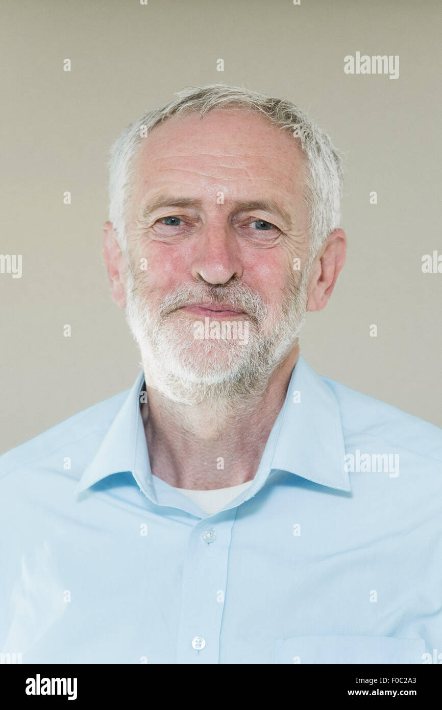 Candidat à la direction du travail à un MP Jeremy Corbyn du rassemblement de soutien à Cardiff Banque D'Images