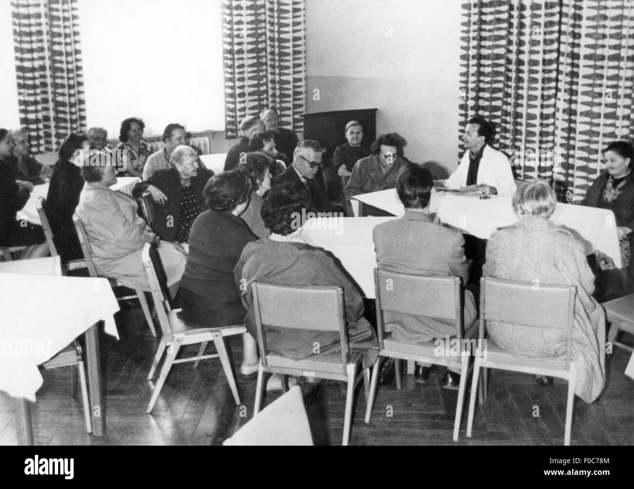 Médecine, psychiatrie / maladies mentales, lecture pour les patients, hôpital Wilhelm Griesinger, Berlin, vers 1970, droits additionnels-Clearences-non disponible Banque D'Images