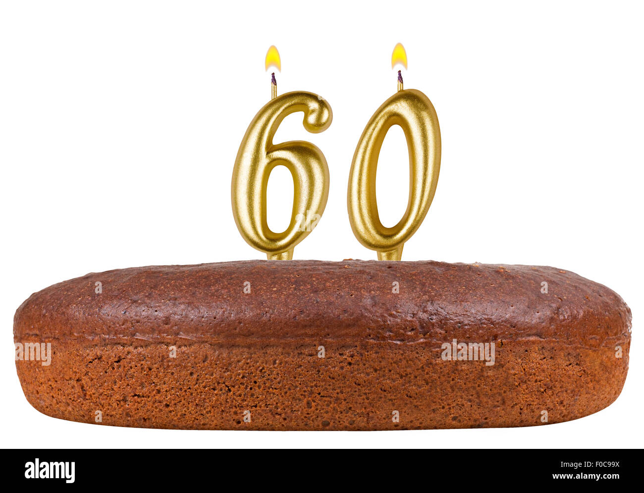 Gâteau d'anniversaire avec des bougies numéro 60 isolé sur fond blanc Banque D'Images