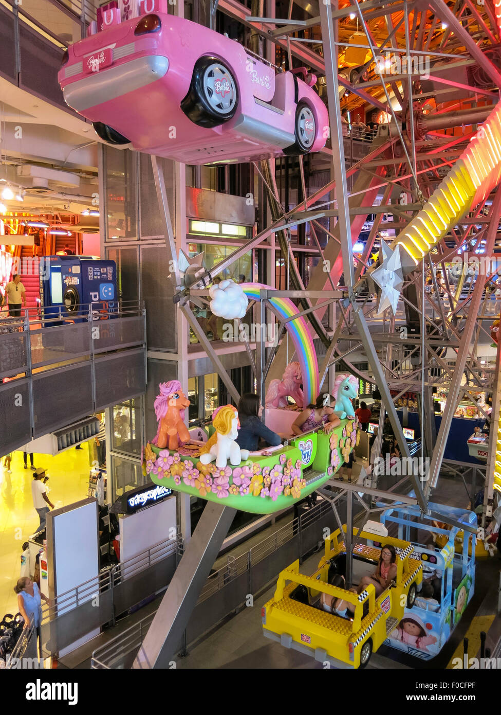 Grande Roue de Toys R Us, Times Square, NYC Photo Stock Alamy