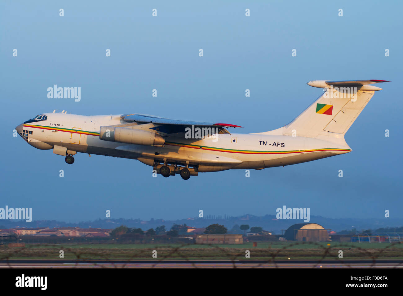 République du Congo Il-76TD décollant de Villafranca, Italie. Banque D'Images