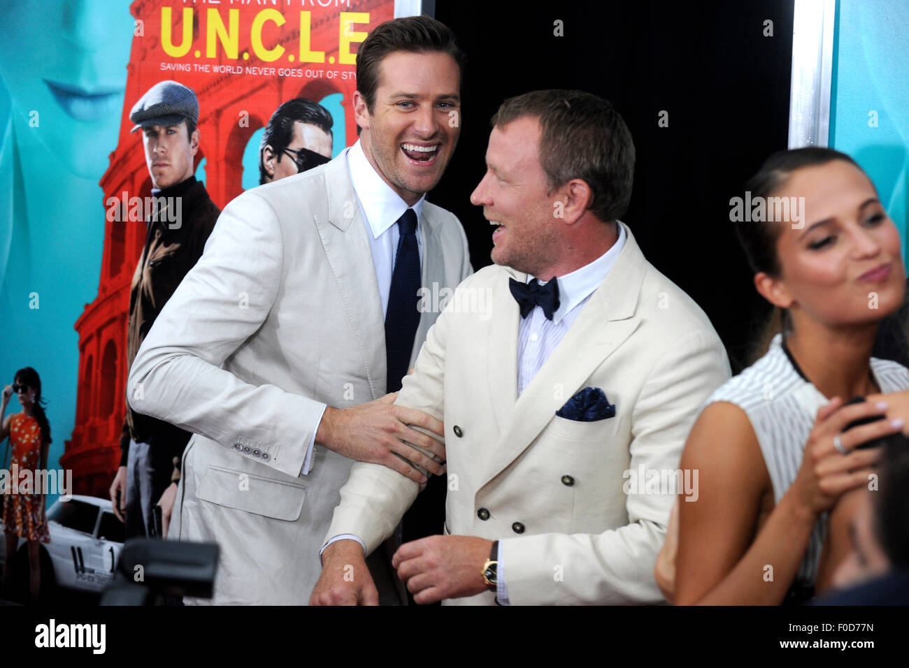 Armie Hammer, Guy Ritchie et Alicia Vikander participant à la 'l'homme de l'U.N.C.L.E.' première au Ziegfeld Theatre le 10 août 2015 à New York City/photo alliance Banque D'Images