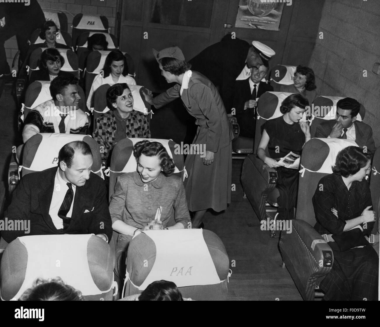 Transport / transport, aviation, personnel, hôtesse, hôtesse du PanAm pendant la formation dans la zone de formation, vers 1950, droits additionnels-Clearences-non disponible Banque D'Images