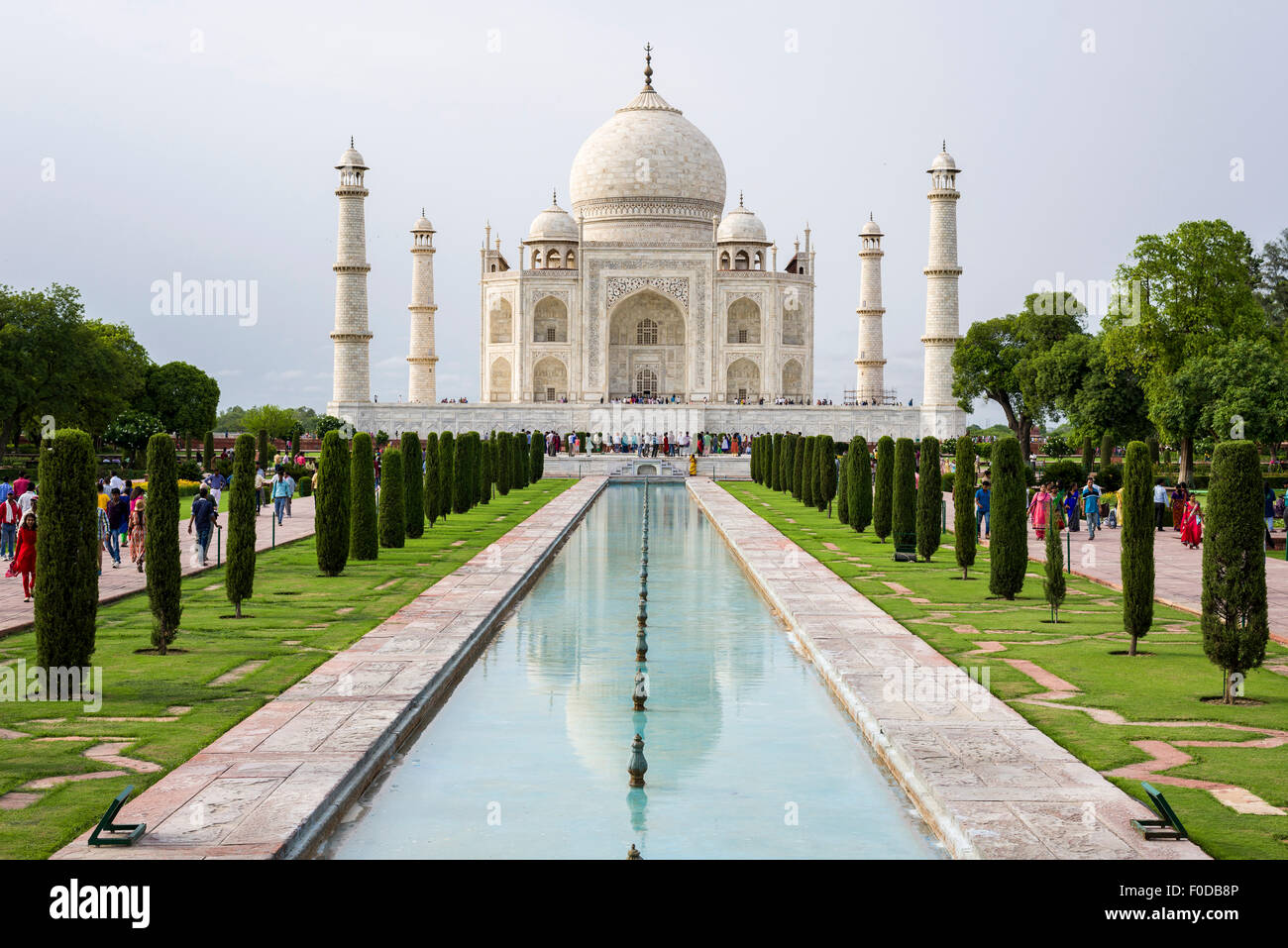Taj Mahal après une douche à effet pluie, Agra, Uttar Pradesh, Inde Banque D'Images