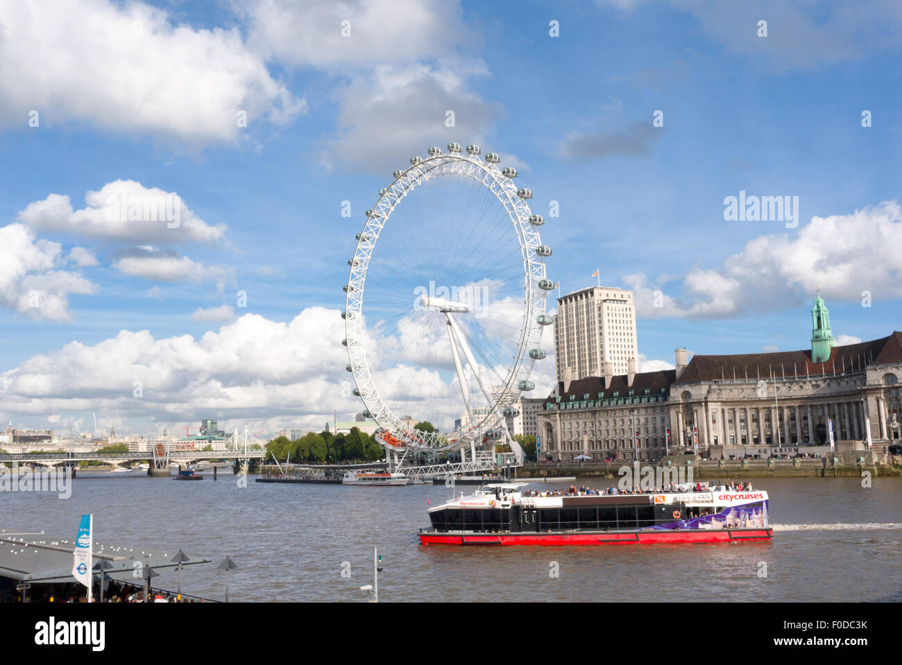 London Eye et la Tamise Londres Angleterre Banque D'Images