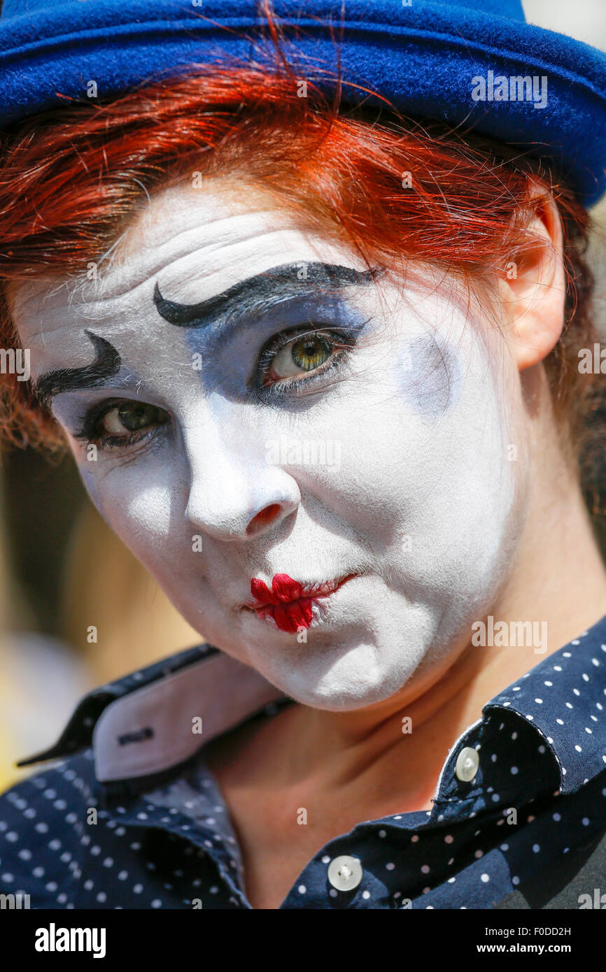 Florence O'Mahony, actrice, effectuant à l'Edinburgh Fringe Festival, en costume au Royal Mile, Edinburgh, Ecosse, Royaume-Uni Banque D'Images