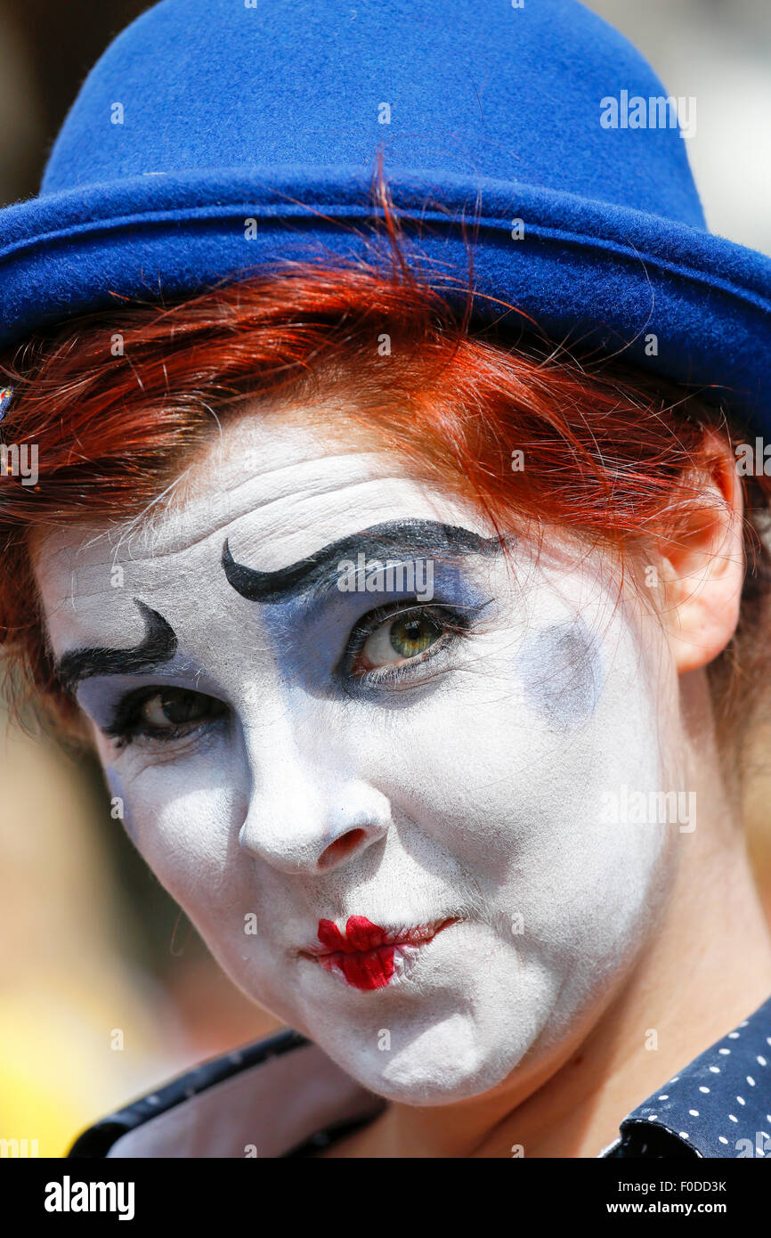 Florence O'Mahony, actrice, effectuant à l'Edinburgh Fringe Festival, en costume au Royal Mile, Edinburgh, Ecosse, Royaume-Uni Banque D'Images