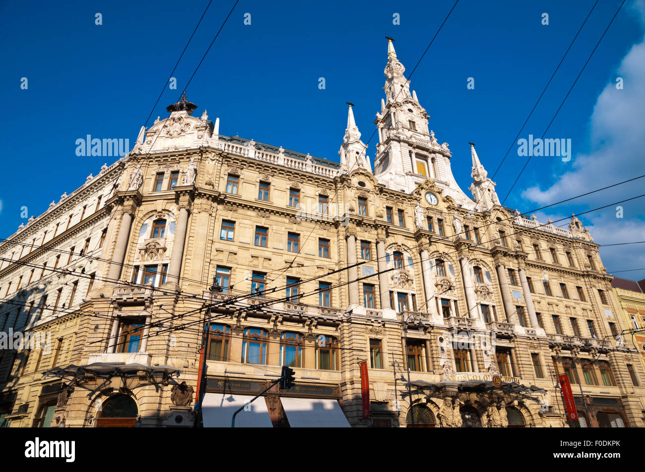 Boscolo Budapest Hotel, New York Palace (1894), maisons hôtel et café, Grand Boulevard, le centre de Budapest, Hongrie Banque D'Images