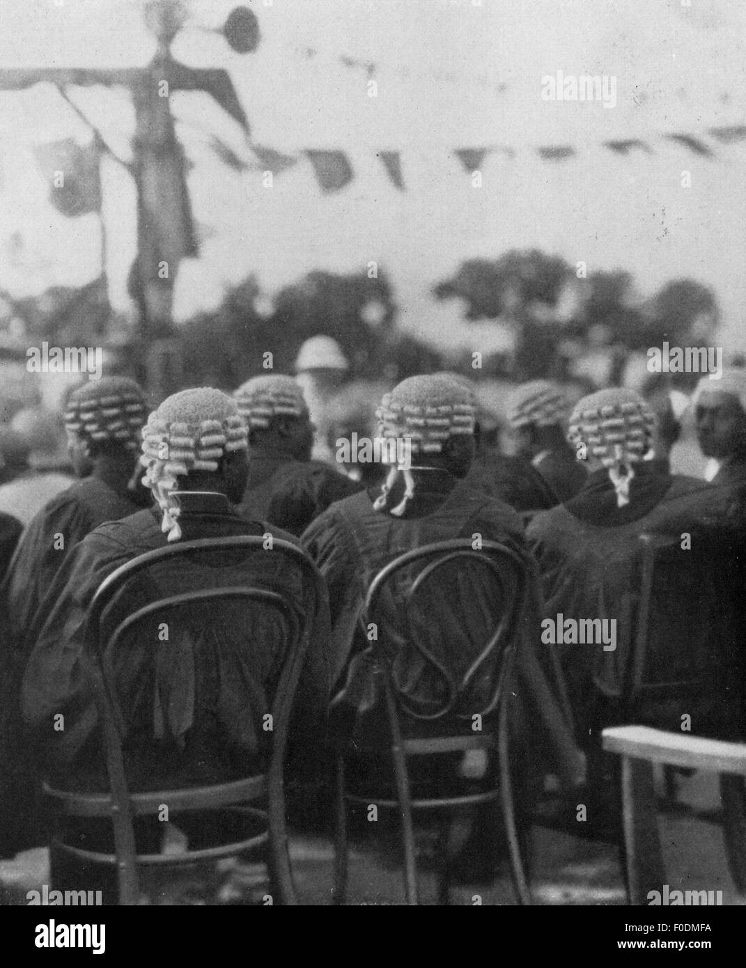justice, avocat, avocats ghanéens dans les robes de cour traditionnelles anglaises, à la cérémonie de pierre de fondation du nouveau bâtiment de la Cour suprême, Accra, vers 1935, droits additionnels-Clearences-non disponible Banque D'Images
