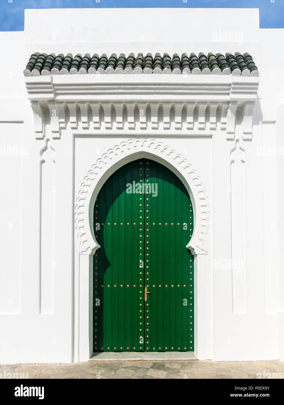 Porte marocaine dans la médina d'Asilah, Maroc Banque D'Images