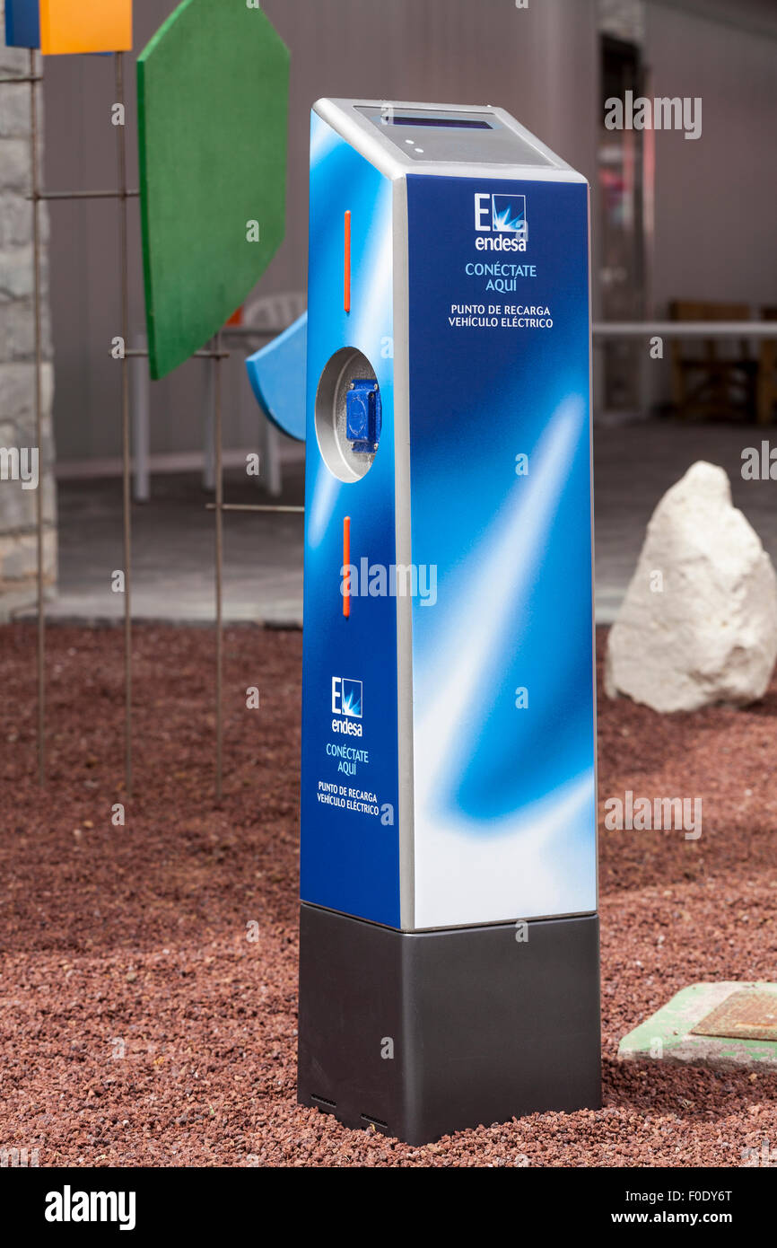 Point de recharge de véhicule électrique tel que prévu par la compagnie d'électricité espagnole Endesa à un transport durable démo en Adeje, Tenerife Banque D'Images