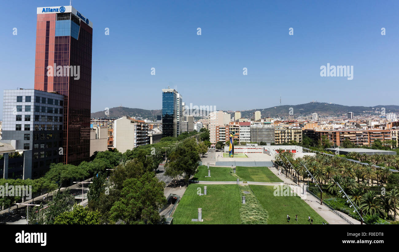 Parc Joan Miró et le paysage urbain de Barcelone. La Catalogne, Espagne. Banque D'Images