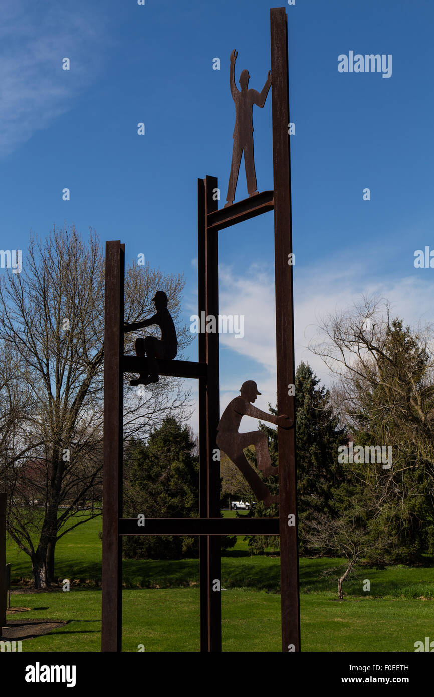 Une sculpture comstruction dans un parc de banlieue appelé Greenfield près de Lancaster, PA. Banque D'Images