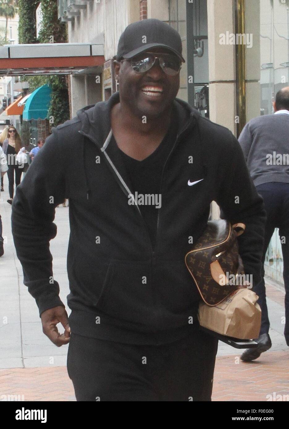 Nouvelle édition singer Johnny Gill repéré de quitter le bureau du médecin à Beverly Hills avec : Johnny Gill Où : Los Angeles, California, United States Quand : 12 Oct 2015 Banque D'Images