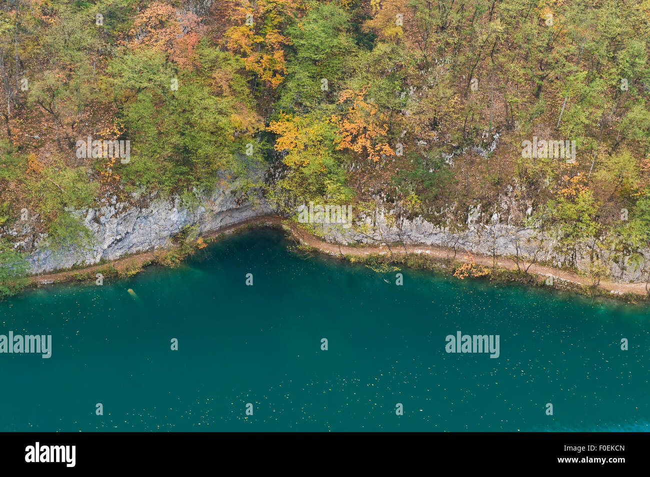 Lac Milanovac, lacs inférieurs, à l'automne, le parc national des Lacs de Plitvice, Croatie, octobre 2008 Banque D'Images