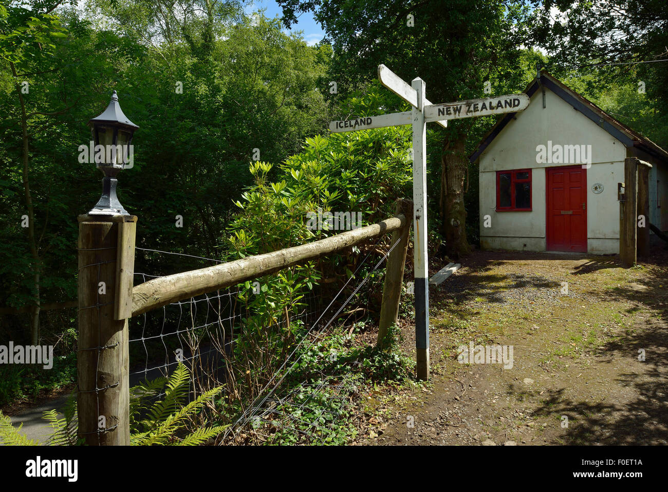 Poteau de signalisation au-dessus de la baie de Woody, à l'Islande et la Nouvelle-Zélande, Exmoor Devon Banque D'Images